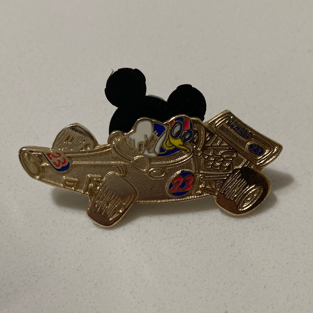 Donald Duck Race-car Pin